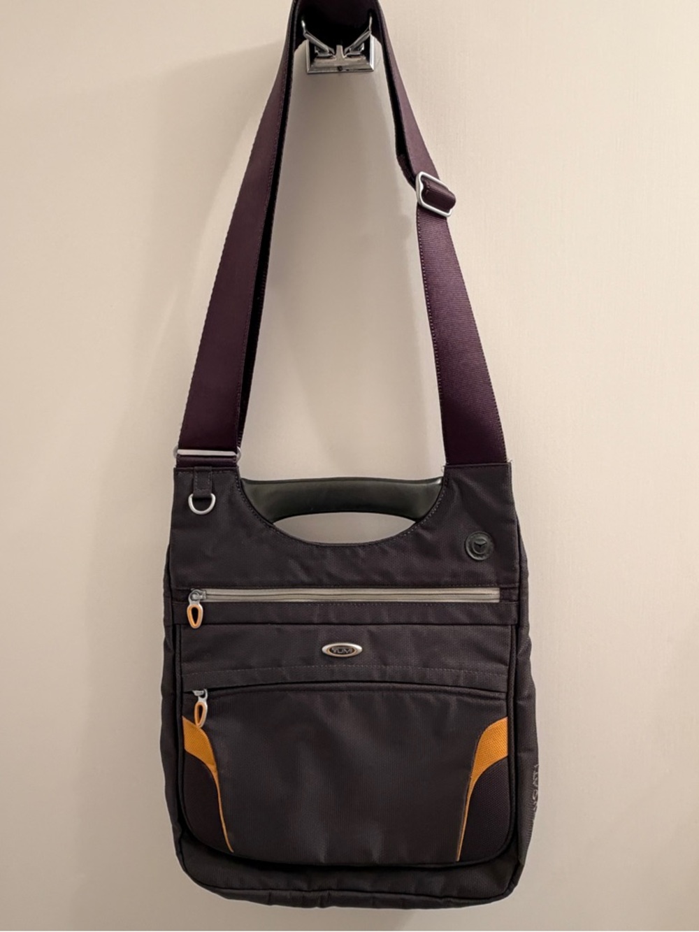 Tumi Ducati Crossbody Messenger Bag Very Good Condition - Picture 2 of 14